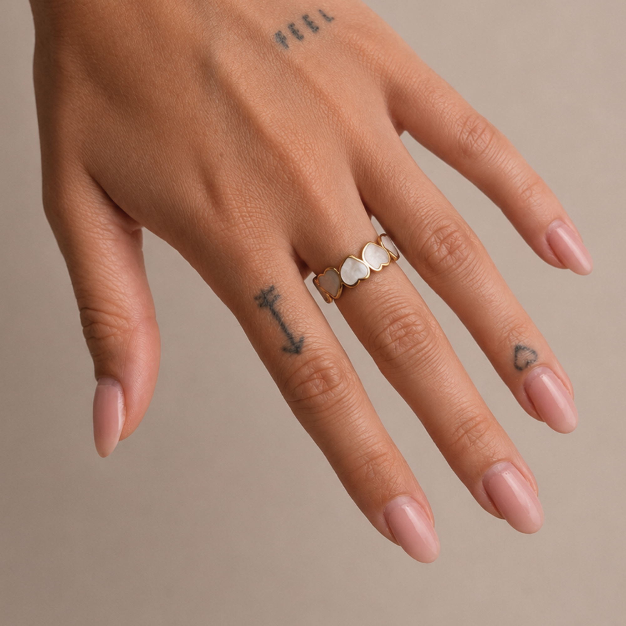 Anello Cuori Bianchi